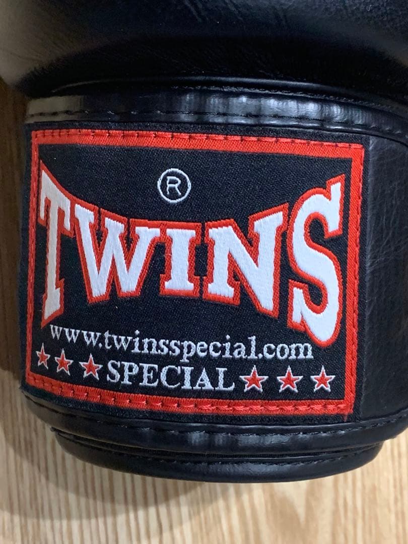 TWINS SPECIAL ボクシンググローブ 黒　12オンス