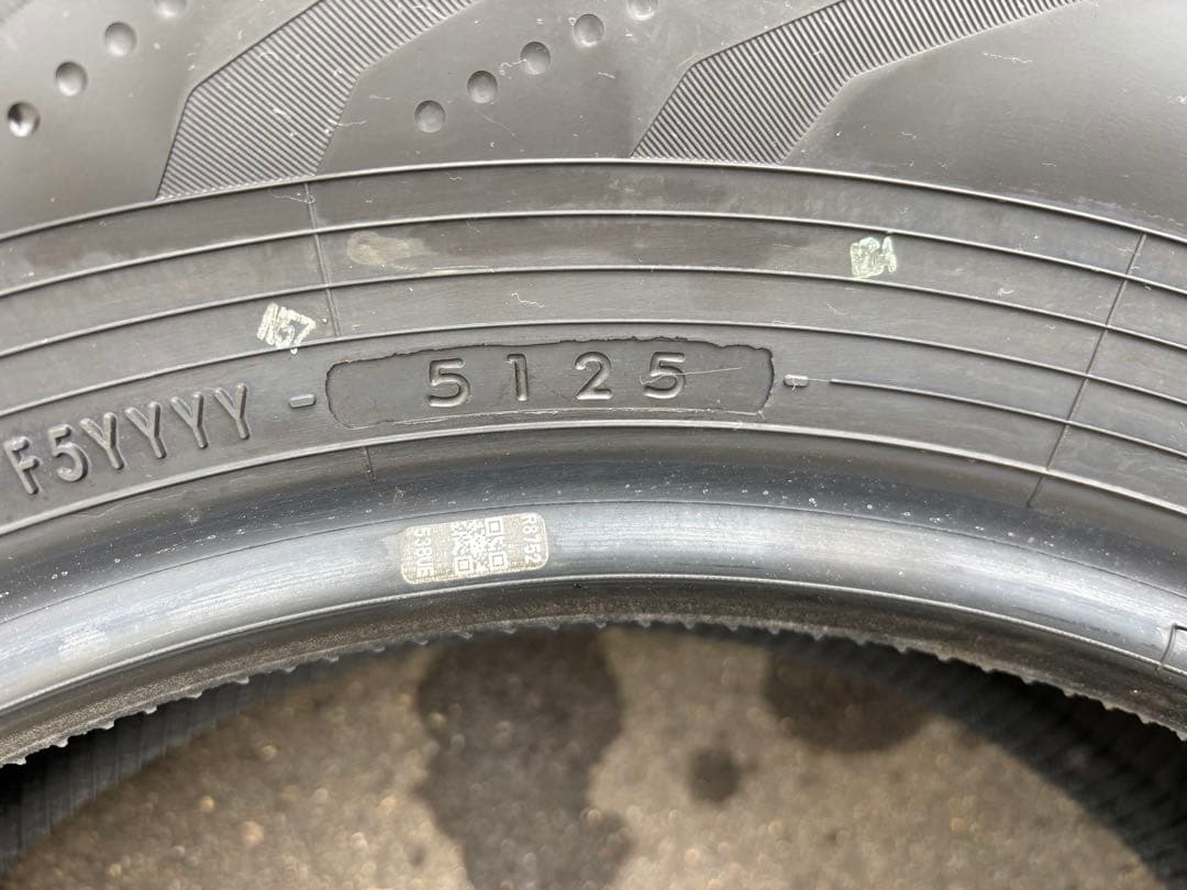 ADVAN V03 225/65R17 タイヤ 送料込み