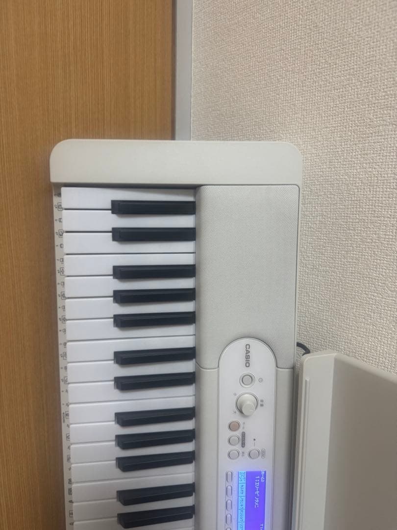 CASIO カシオ　電子キーボード　光ナビゲーション　LK-526 22年製