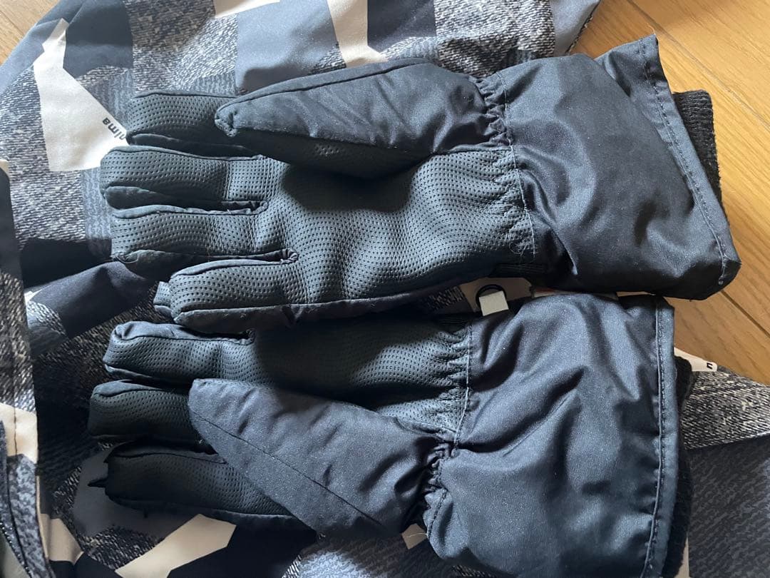 nimaスノーウエア　キッズ160 美品　グローブ付き