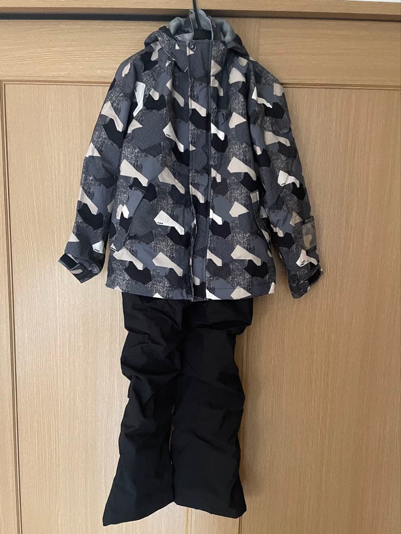 nimaスノーウエア　キッズ160 美品　グローブ付き