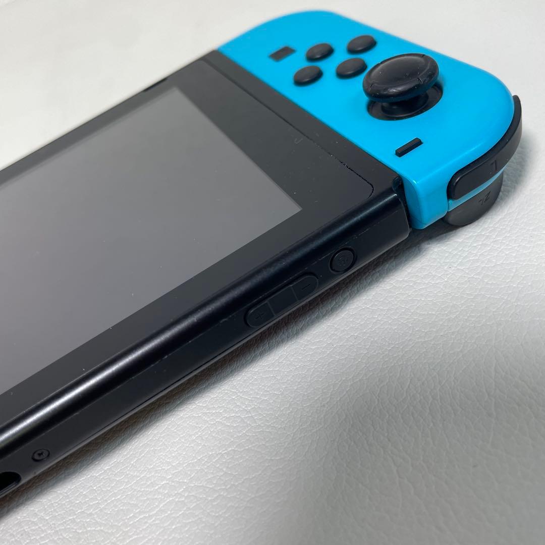 Nintendo Switch本体＋ケース＋プロコン＋ケーブル