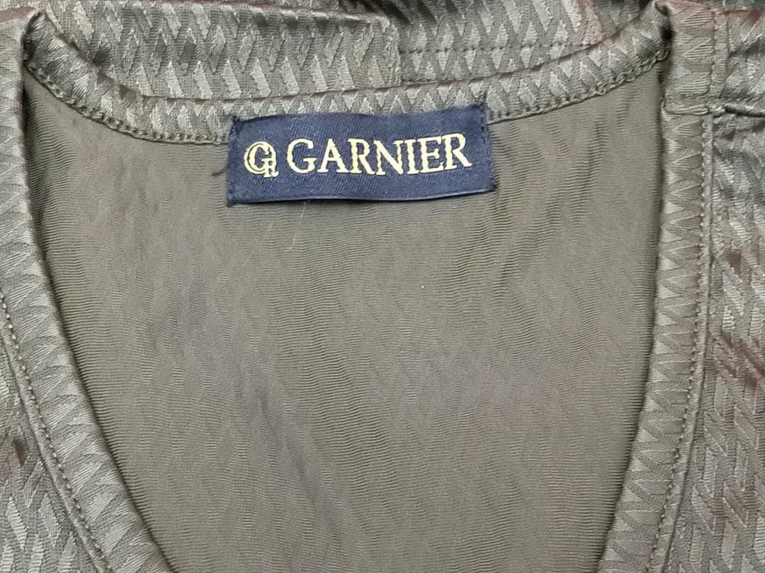 GARNIER VネックTシャツ 2枚セット （生地・柄が異なります。）