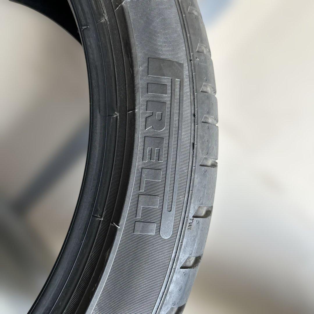 PIRELLI245/40 R18 タイヤ