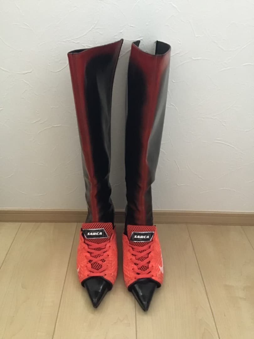 靴 Ancutasarca boots led black