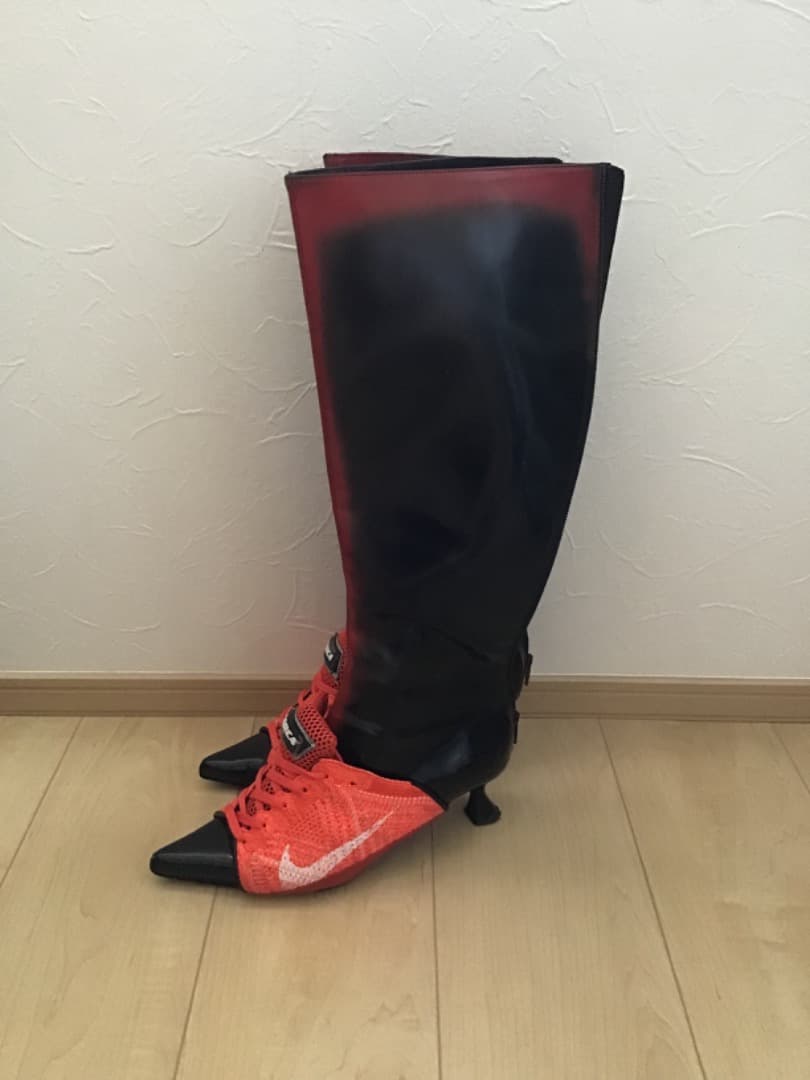 靴 Ancutasarca boots led black