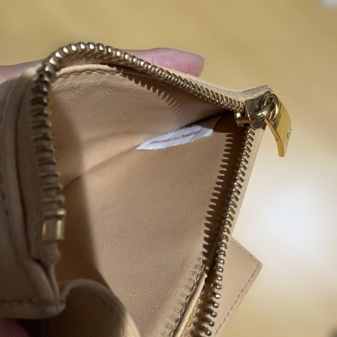 BOTTEGA VENETA／CASSETTE (折りたたみ財布) アーモンド
