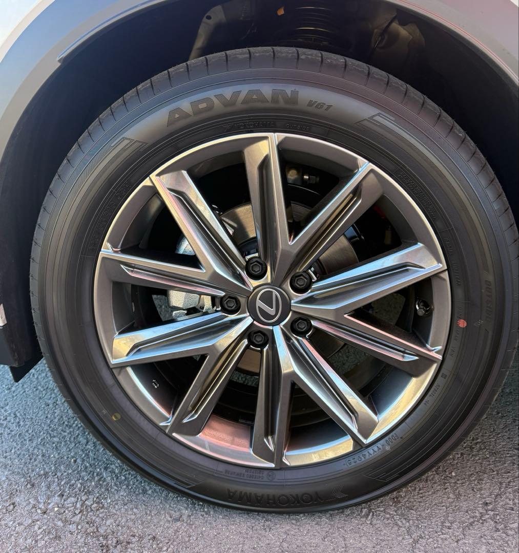 LEXUS LBX リラックス　新車装着タイヤ　YOKOHAMA ADVAN