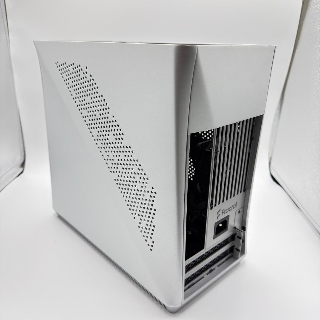 【美品】 Fractal Era ITX Computer case 木目パネル
