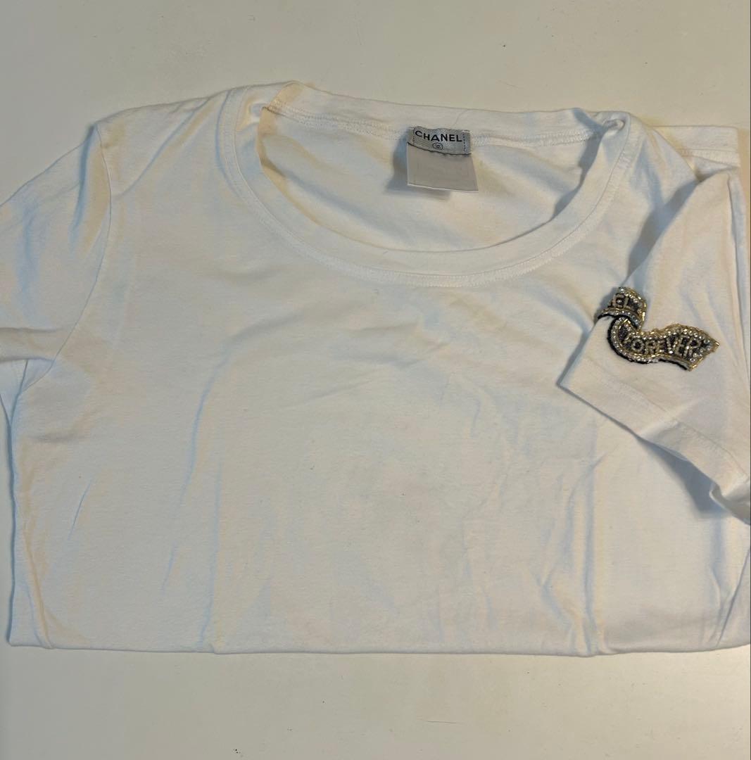 CHANEL ビジュー付き ホワイト半袖Tシャツ