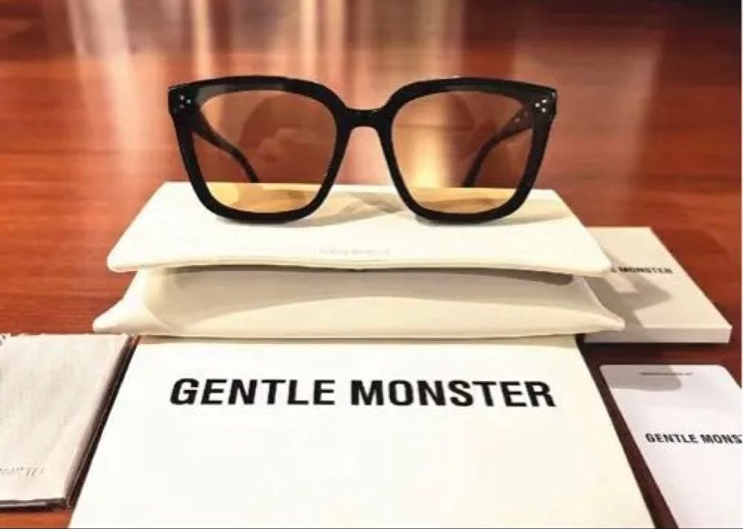 GENTLE MONSTER スクエアサングラス