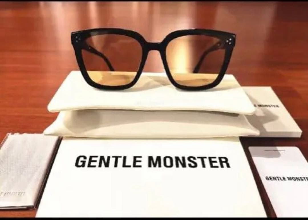 GENTLE MONSTER スクエアサングラス