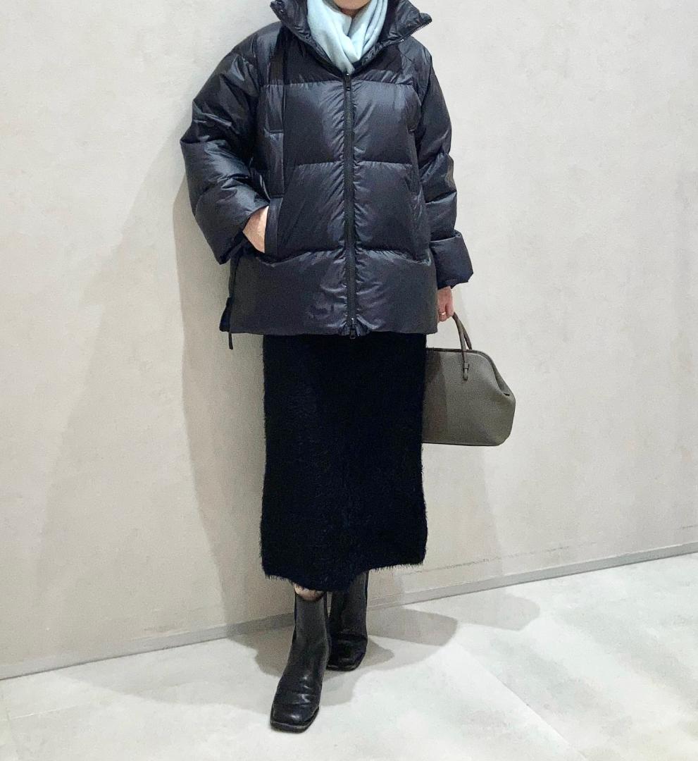 theory luxe 25AW 雑誌掲載 ペンシル シャギー スカート 黒