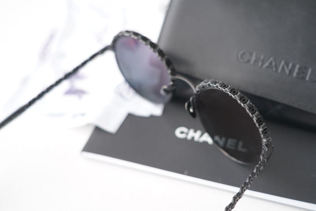 シャネルCHANEL カーフスキン×メタル サングラス 4265Q 付属品あり