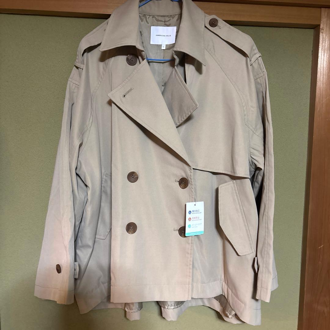 新品タグ付き　アメリカンホリック ショートトレンチコート　春　人気カラー　L