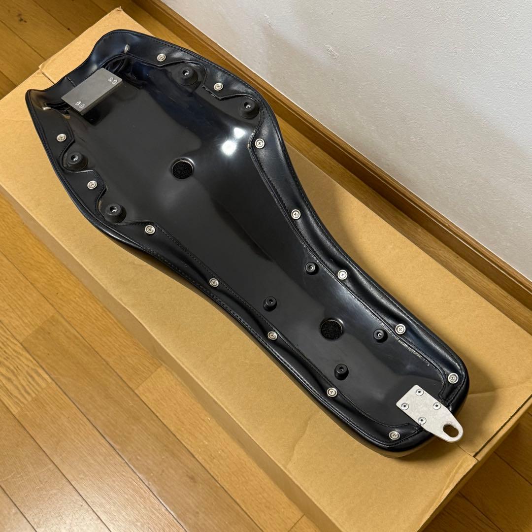 Trampcycle H-Dスポーツスター用コブラシート