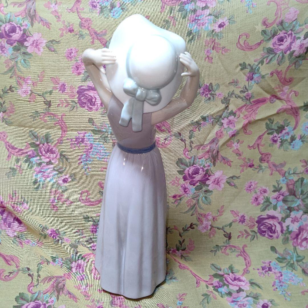 LLADRO 若草色の少女 27cm