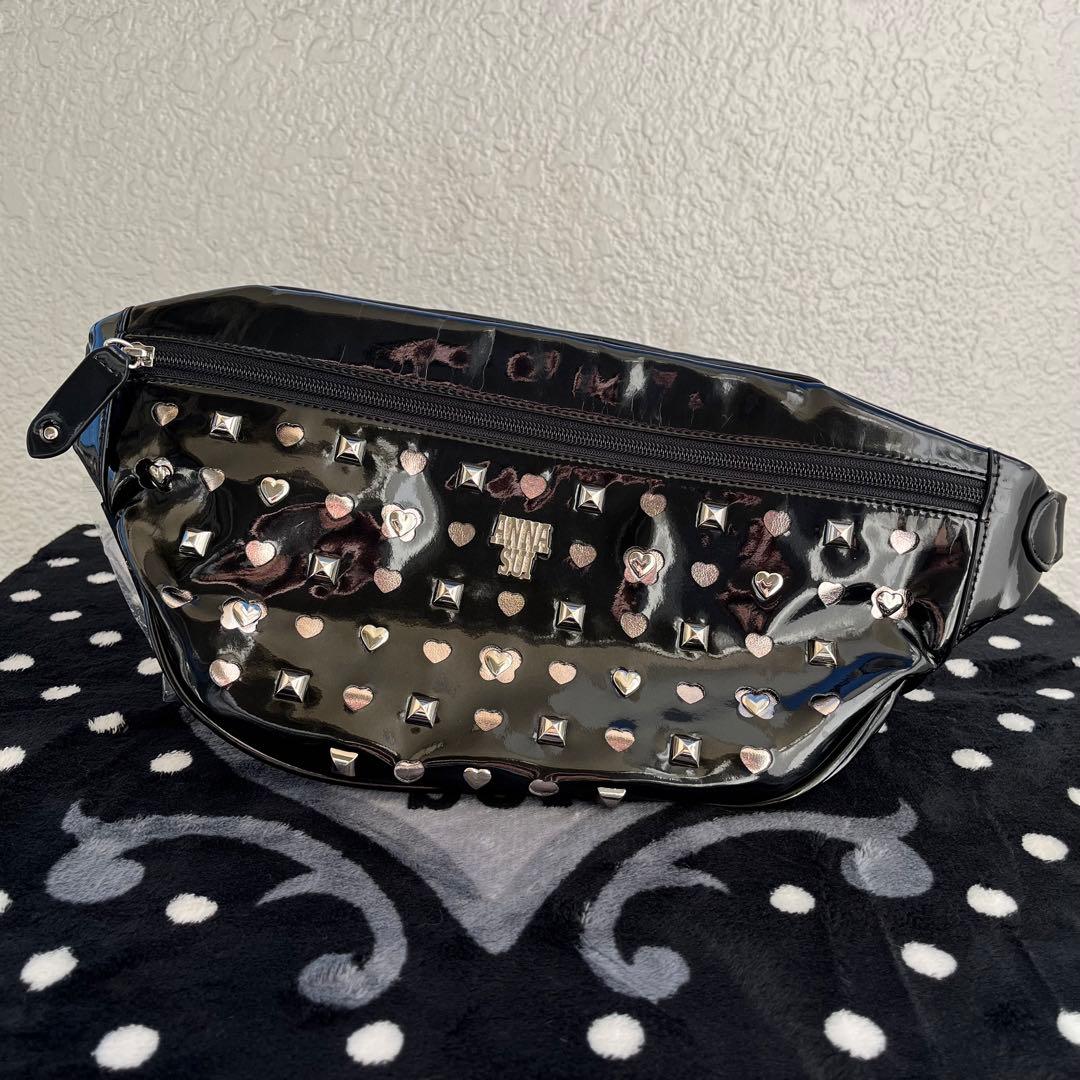 ANNA SUI ブラック ボディバッグ スタッズ付き