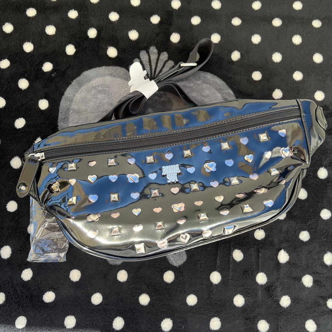 ANNA SUI ブラック ボディバッグ スタッズ付き