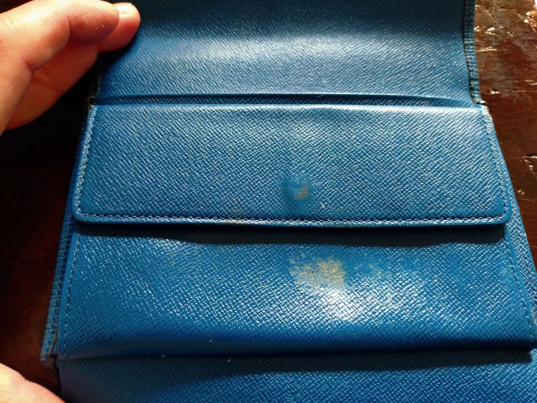 ルイ・ヴィトン エピ 三つ折財布ブルー M63715 LOUIS VUITTON