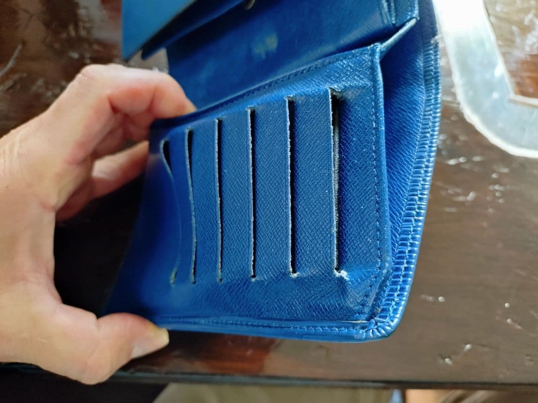 ルイ・ヴィトン エピ 三つ折財布ブルー M63715 LOUIS VUITTON