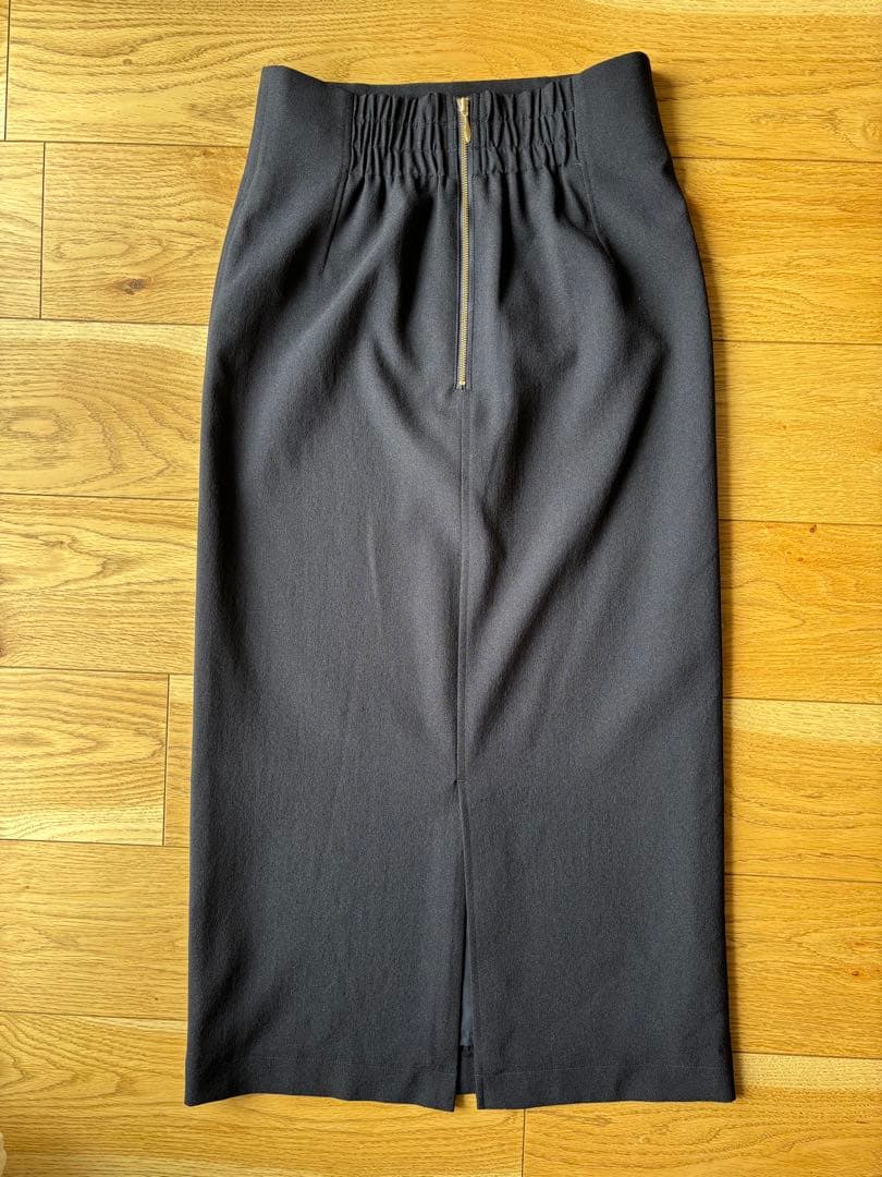 green label relaxing fleurieタイトスカート　ネイビー