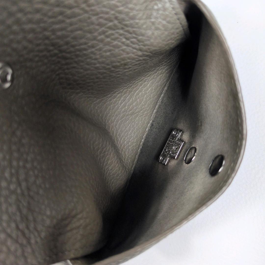 IACUCCI イアクッチ アバウォレット グレージュ 二つ折り 財布