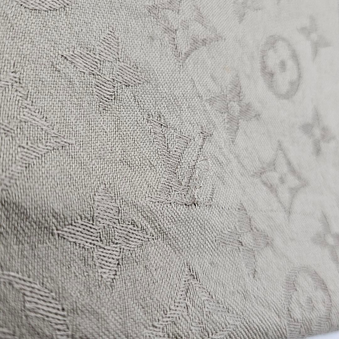 LOUIS VUITTON モノグラム 大判ストール グレージュ　ショール