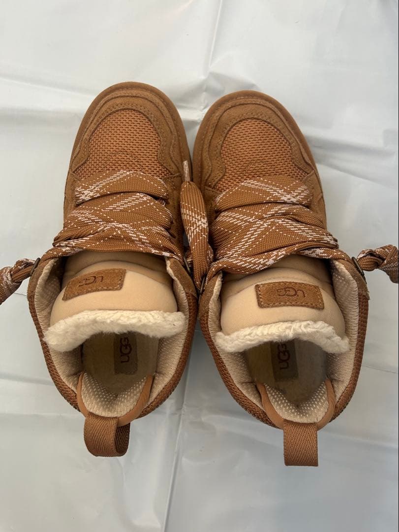 UGG Lowmel 靴
