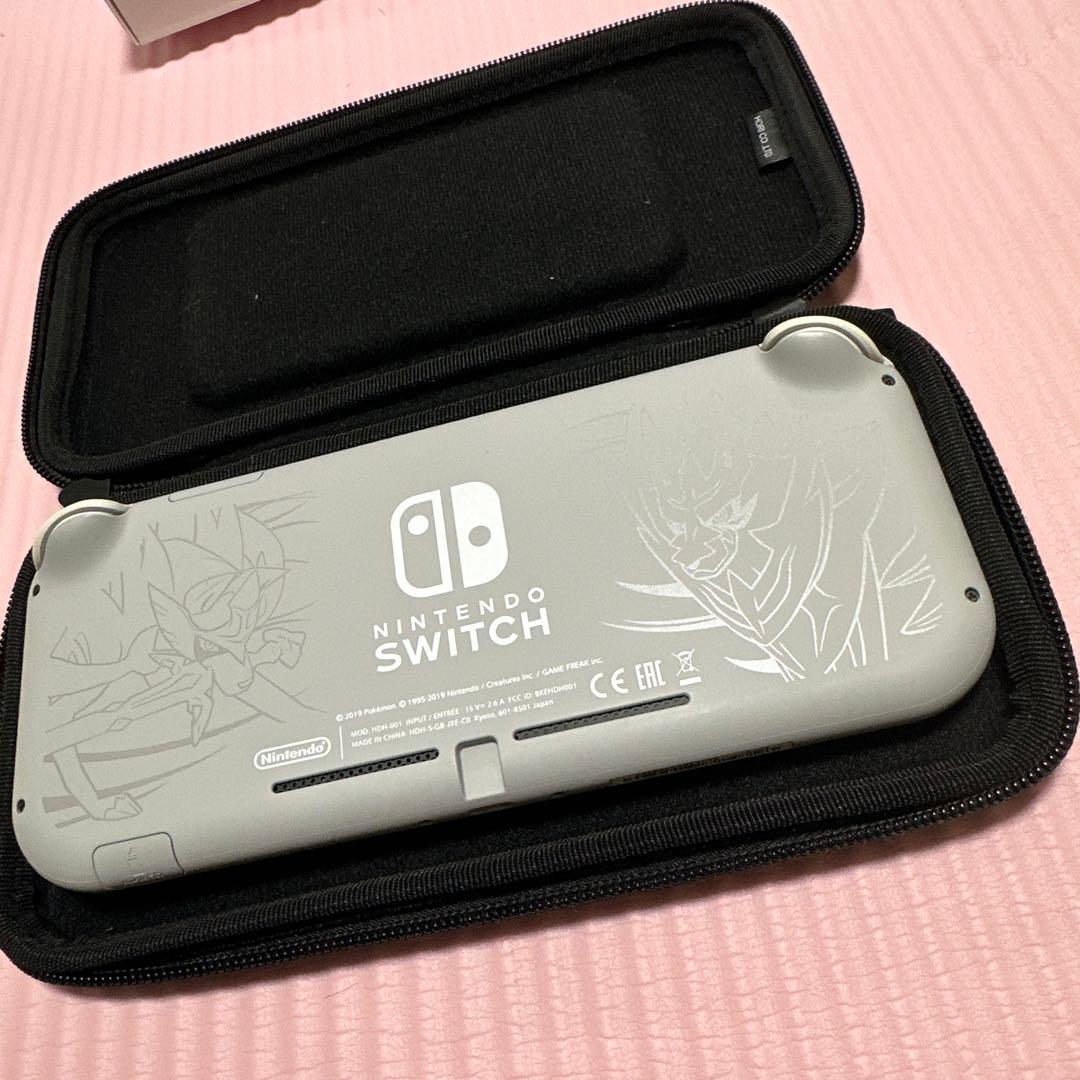 Nintendo Switch Lite 剣盾　ザシアン・ザマゼンタモデル