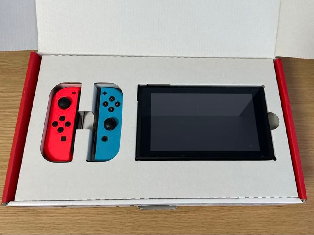 Nintendo Switch（HAC－S－KAYAA）※ケースおまけで付けます