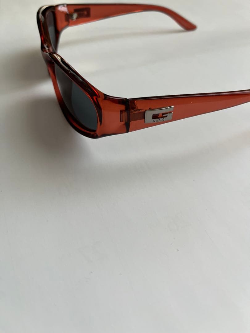 お値下げ中【グッチ GUCCI サングラス】サイドGロゴ レッドフレーム