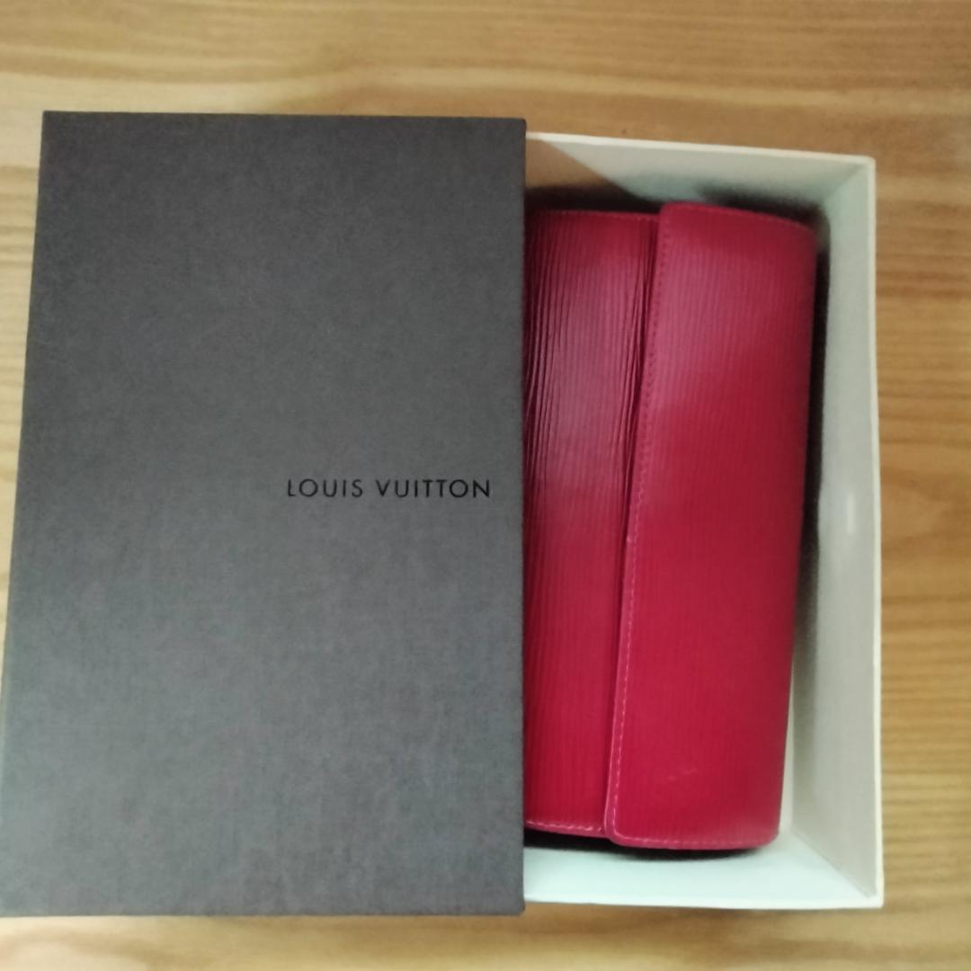 Louis Vuitton エピレザー レッド長財布