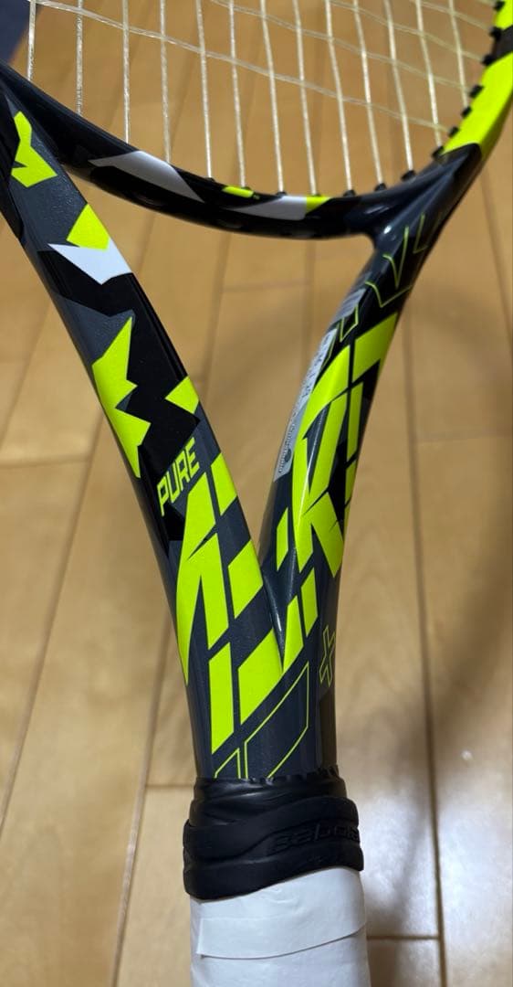 美品　バボラ　Babolat PURE AERO PLUS ピュアアエロ＋ G2