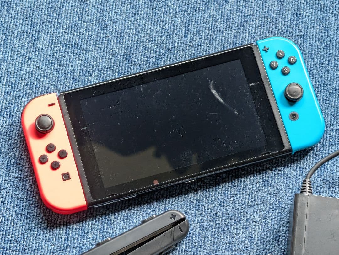 Nintendo Switch 本体 赤/青 充電器付き　動作品