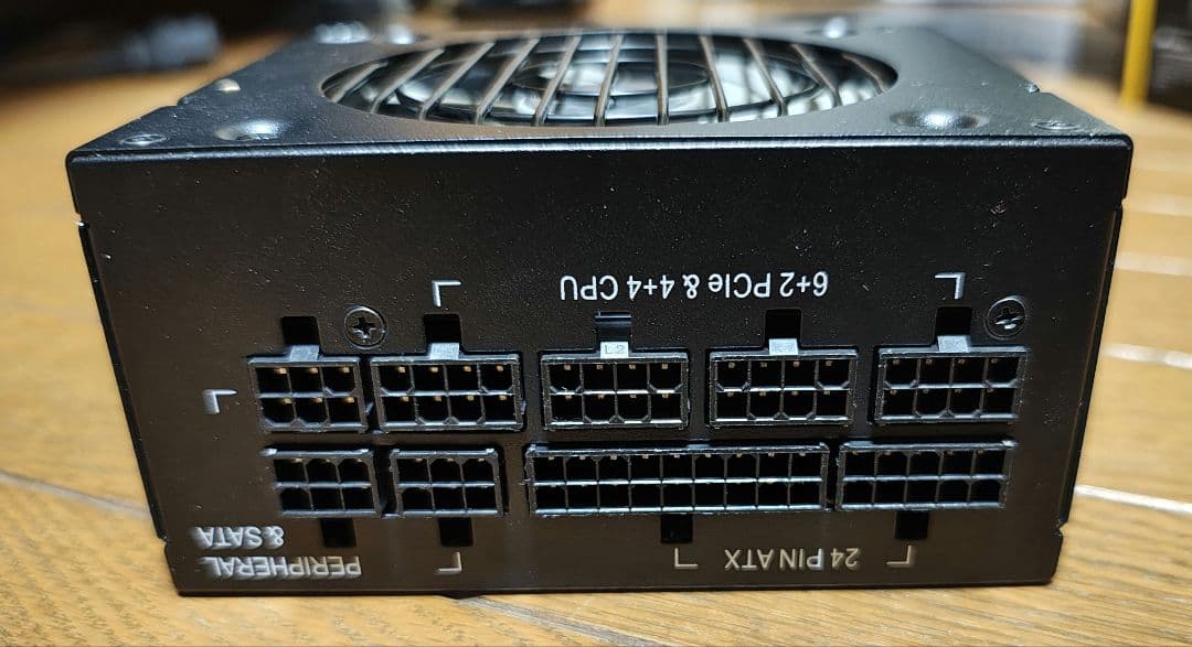 Corsair SF750 750W SFX 電源ユニット