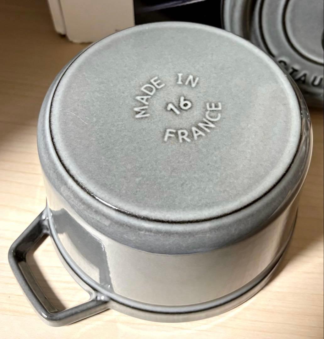 Staub ストウブ　ココット ラウンド グレー 16cm ※元箱付属