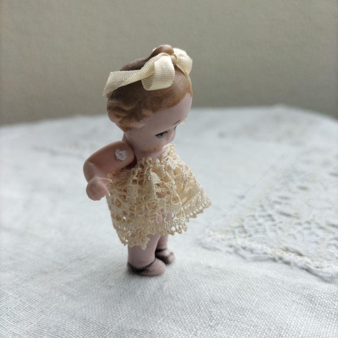 ドイツ　アンティーク　HERTWIG ミニチュアビスクドール　頭にリボン　女の子