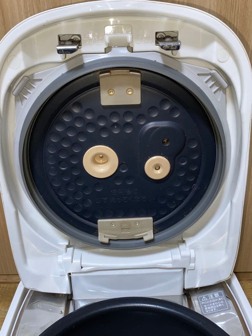【中古】象印極め羽釜5.5合　炊飯器 NP-WA10