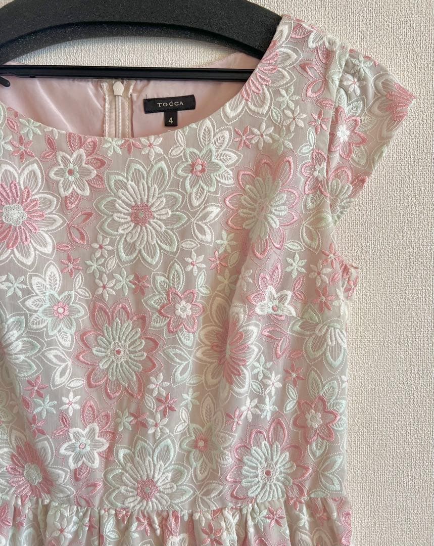 2/23までセール❗️【美品】TOCCA 春 花柄 刺繍ワンピース