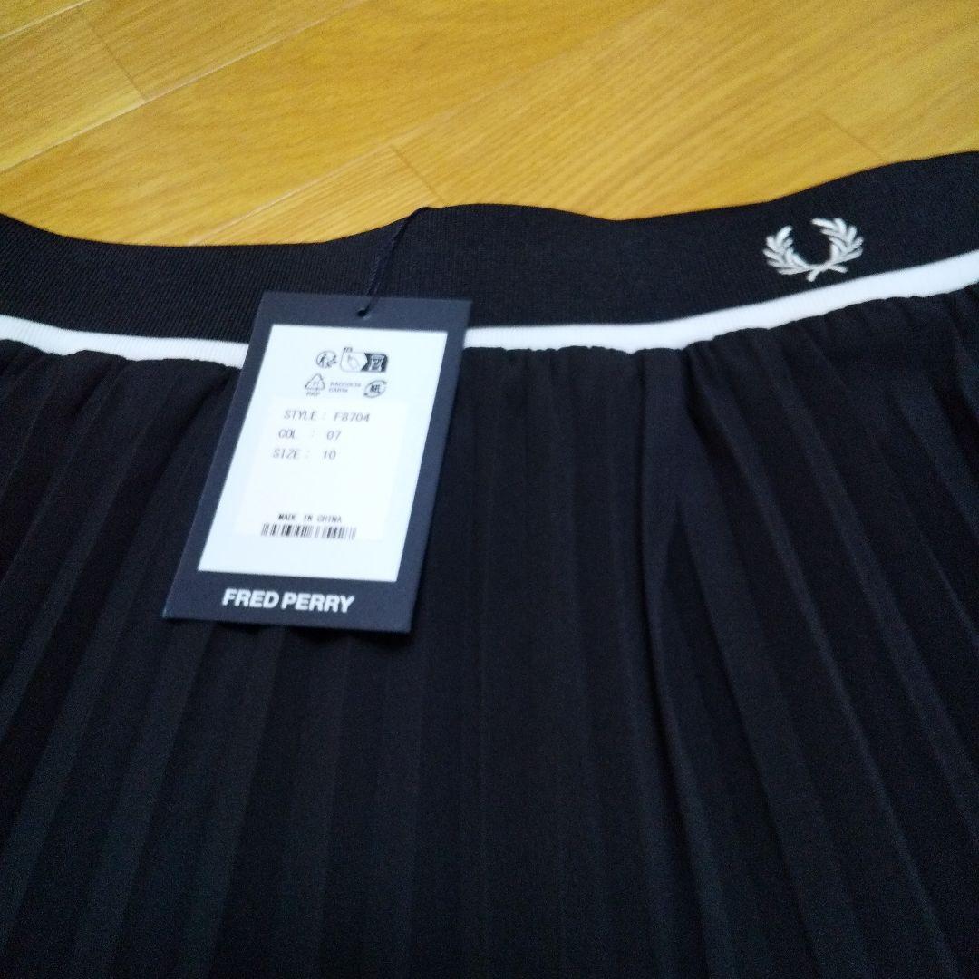 土日限定 本日までお値下げFRED PERRY 黒 プリーツスカート サイズ10