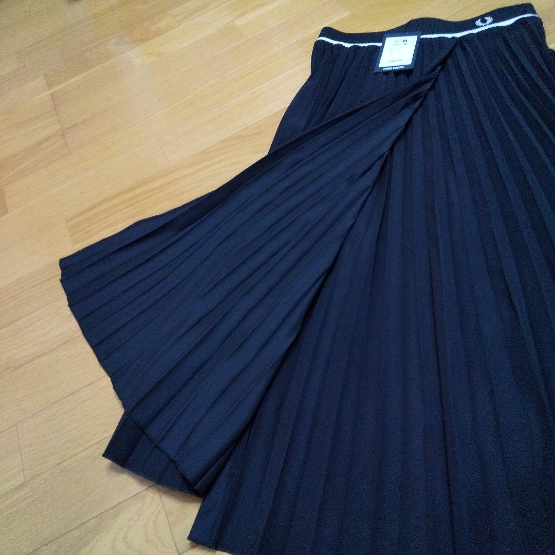 土日限定 本日までお値下げFRED PERRY 黒 プリーツスカート サイズ10