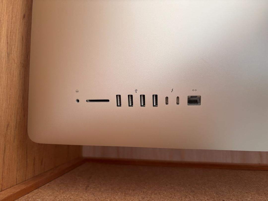 iMac2019 27\" Retina5K i9 1TB SSD 16GBメモリ