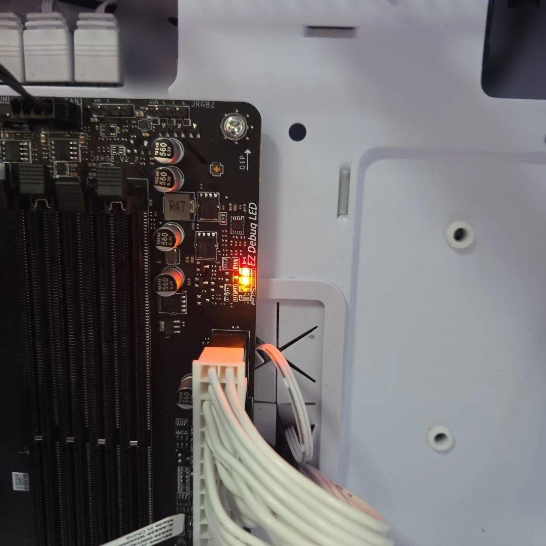 じ*ー様 環境次第で動作可能 9800X3D Post通過実績も起動不可ジャンク
