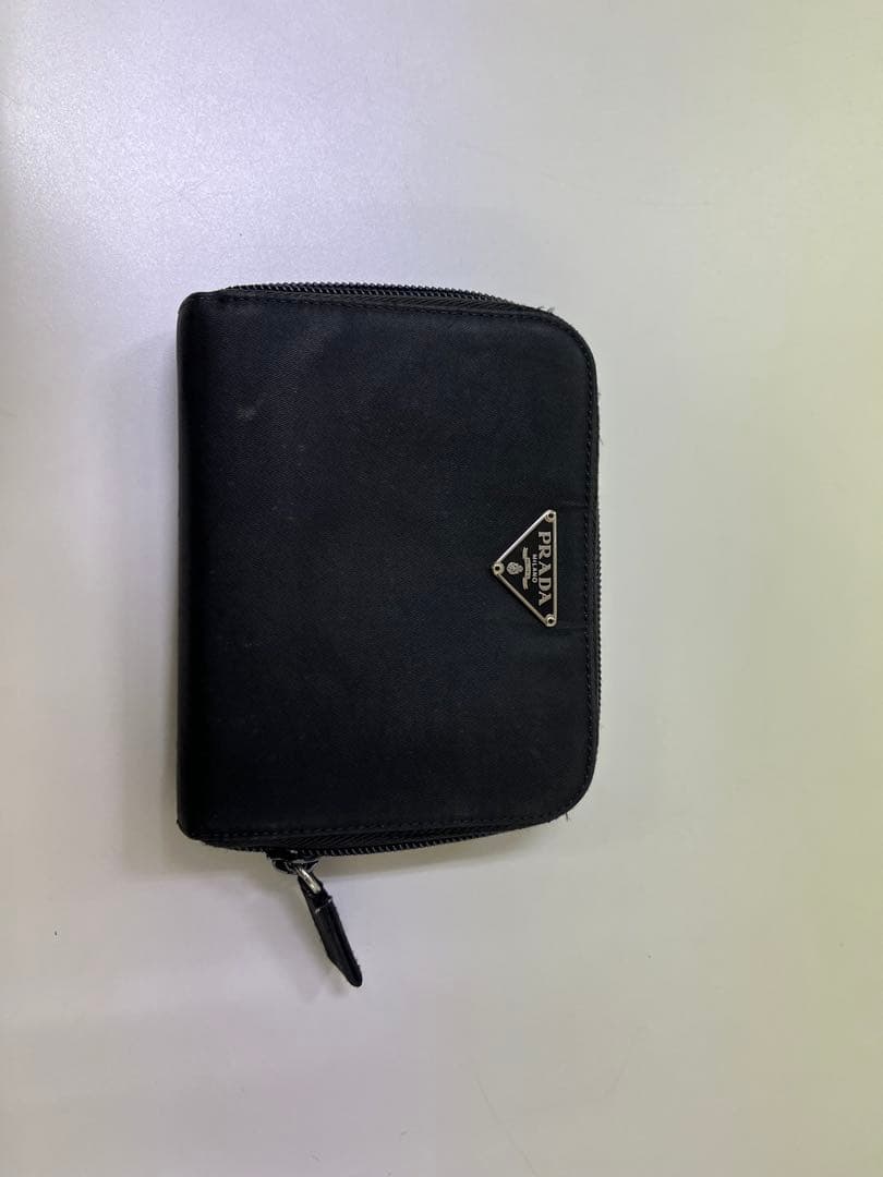 PRADA 黒 ナイロン 二つ折り財布
