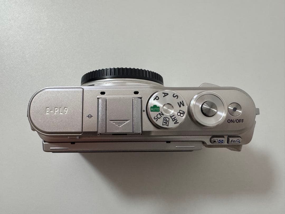 OLYMPUS E-PL9 Wズームキット　ホワイト