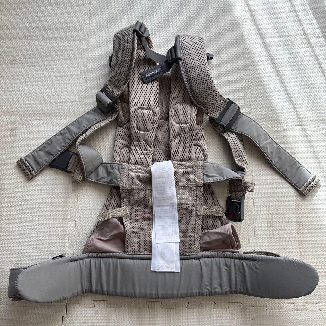 美品【BABYBJÖRN 】ONE KAI 抱っこ紐 メッシュ グレージュ