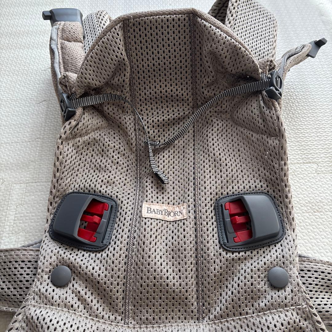 美品【BABYBJÖRN 】ONE KAI 抱っこ紐 メッシュ グレージュ