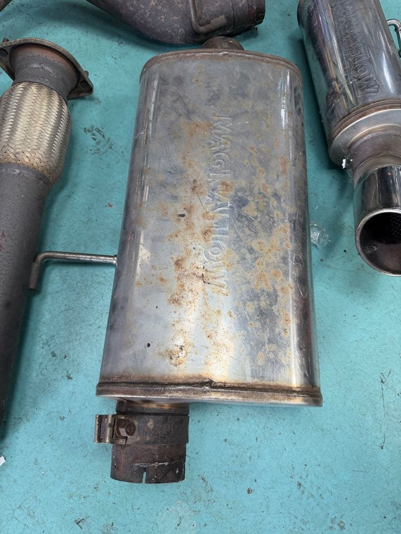 MAGNAFLOW 07以降のエスカレード標準ボディ用マフラー