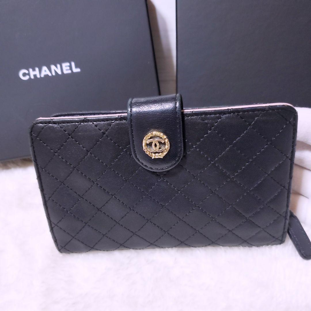 シャネル　CHANEL 財布　二つ折り　折り財布　ピンク